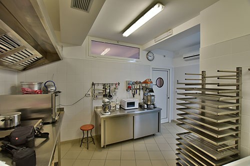 Laboratorio in Vendita a Canepina, 95'000€, 170 m²