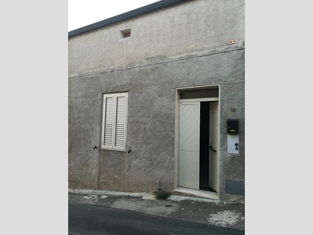 Casa Indipendente in Vendita a Alessandria, zona URI, 35'000€, 120 m², arredato