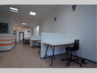 Immobile commerciale in Vendita a Moncalieri, zona Nasi, 98'000€, 180 m², arredato