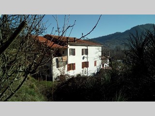 Casa Semi Indipendente in Vendita a Beverino, zona collinare, 115'000€, 80 m²