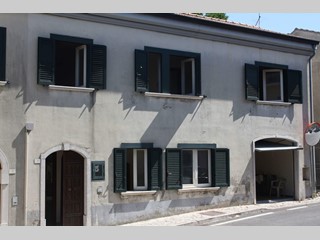 Casa Indipendente in Vendita a Teora, zona Centro, 85'000&euro;, 100 m², arredato