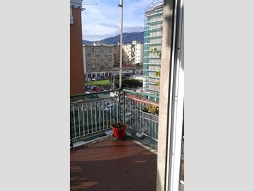 Trilocale in Vendita a La Spezia, zona migliarina, 135'000&euro;, 75 m², con Box