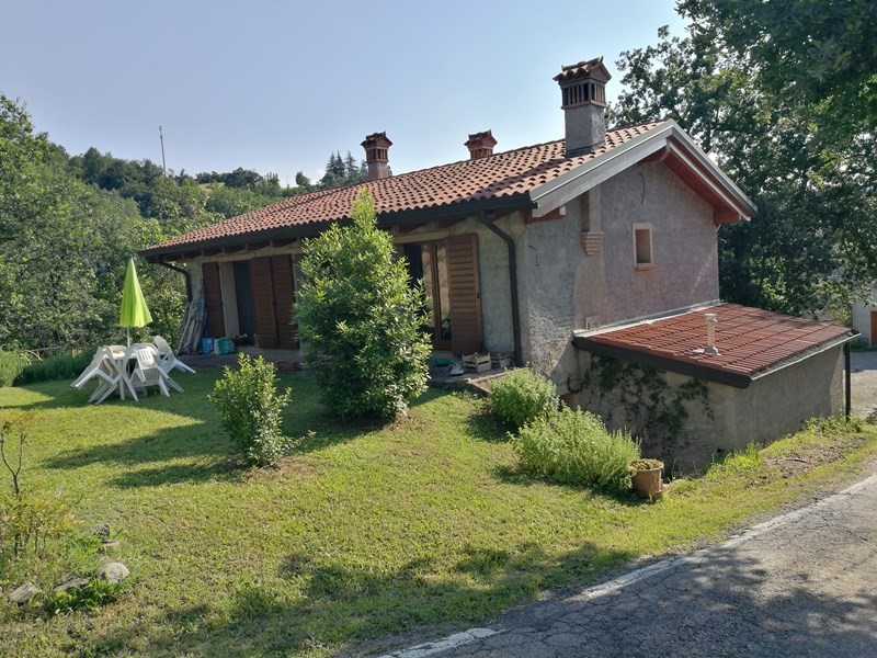 Casa Indipendente in Vendita a Vezzano sul Crostolo, zona Paderna, 220'000€, 120 m²