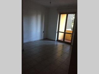 Bilocale in Vendita a Saronno, zona ospedale, 125'000€, 65 m², con Box