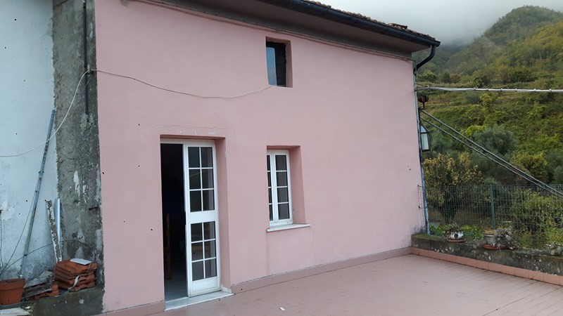 Casa Indipendente in Vendita a Calice al Cornoviglio, zona villagrossa, 55'000€, 90 m²