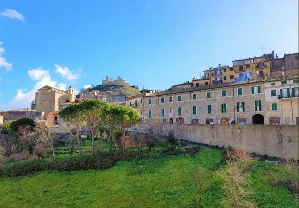 Quadrilocale in Vendita a Tolfa, 169'000€, 140 m²