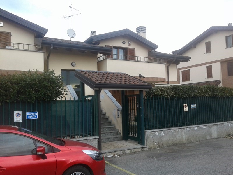 Mansarda in Vendita a Caronno Pertusella, zona residenziale, 98'000€, 52 m², arredato, con Box