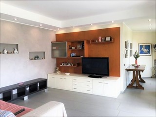 Quadrilocale in Vendita a Cavenago di Brianza, zona Centro, 263'000€, 140 m², arredato