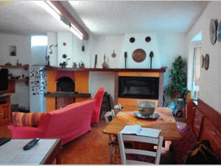 Casa Semi Indipendente in Vendita a Beverino, zona vetrale, 85'000€, 120 m², con Box