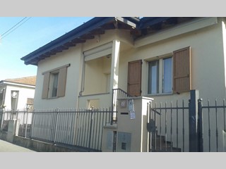 Villa in Vendita a Pizzighettone, zona VIA SANT'ARCHELAO, 250'000€, 150 m²