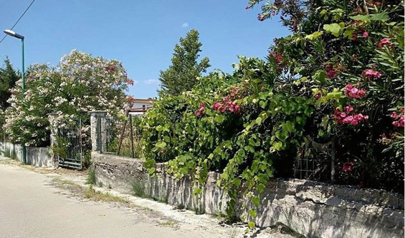 Villa bifamiliare in Vendita a Castel Volturno, zona Destra Volturno, 28'000€, 560 m²