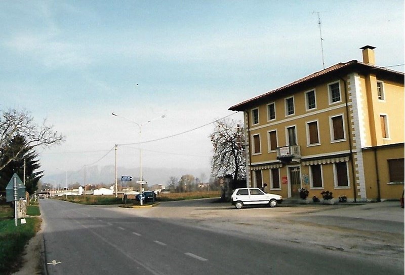 Immobile commerciale in Vendita a Fagagna, 115'000€, 465 m²