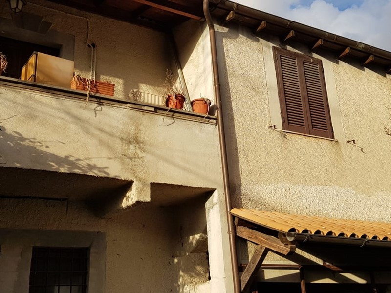 Casa Indipendente in Vendita a Montelibretti, zona MONTELIBRETTI, 125'000€, 240 m²