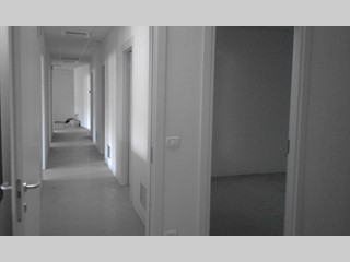 Ufficio in Affitto a Torgiano, zona zona artigianale Ferriera, 800€, 280 m²