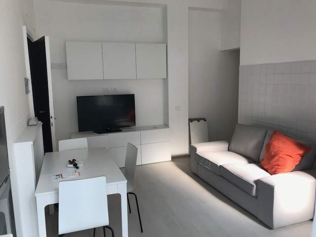 Bilocale in Affitto a Milano, zona Repubblica, 1'200€, 50 m², arredato