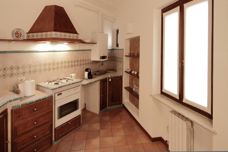 Quadrilocale in Affitto a Verona, zona Centro Storico, 1'500€, 130 m², arredato