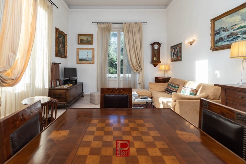 Appartamento in Vendita a Viareggio, zona marco polo, 395'000€, 100 m²