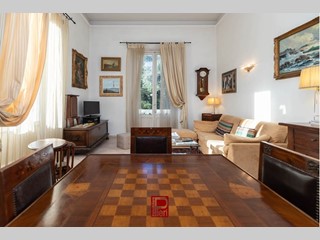 Appartamento in Vendita a Viareggio, zona marco polo, 395'000€, 100 m²