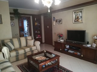 Trilocale in Vendita a Gessate, zona VICINISSIMO METROPOLITANA, 185'000€, 90 m², con Box