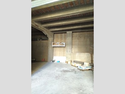 Capannone in Vendita a Corigliano Rossano, zona Via fontanelle ex comune Corigliano Calabro Scalo, 130'000€, Mq 216