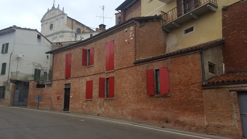 Casa Indipendente in Vendita a Asti, zona grana, 150'000&euro;, 150 m², arredato, con Box