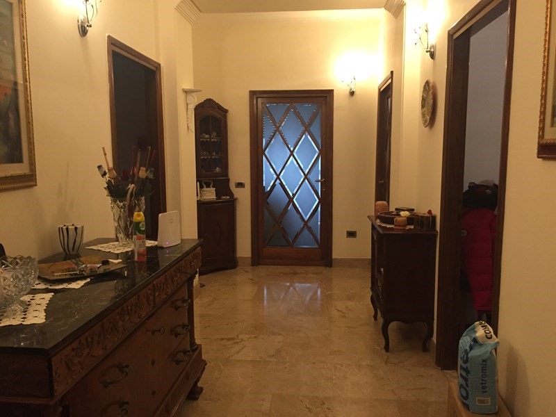 Appartamento in Vendita a Voghera, zona Centro, 130'000€, 137 m²