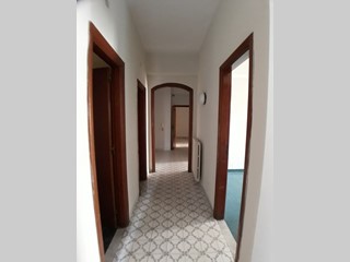 Quadrilocale in Vendita a Capodrise, 140'000€, 130 m²