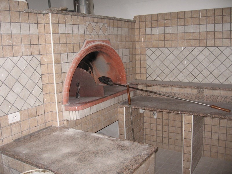 Immobile commerciale in Affitto a Bracciano, zona via Lungolago Giuseppe Argenti, 1'400€, 145 m²