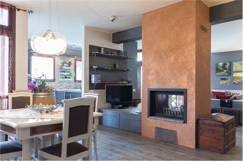 Appartamento in Vendita a Cuasso al Monte, zona lago, 340'000€, 135 m²