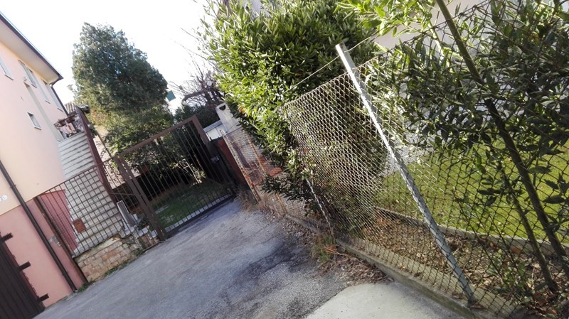 Trilocale in Vendita a Padova, zona SAVONAROLA, 74'000€, 38 m², arredato