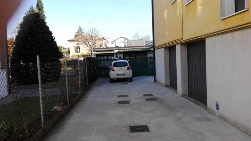 Trilocale in Vendita a Padova, zona SAVONAROLA, 74'000€, 38 m², arredato