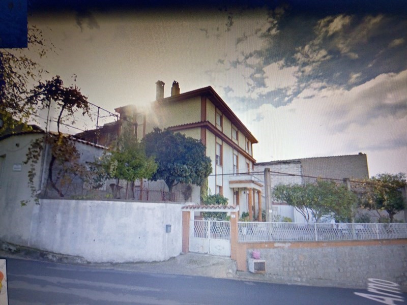 Casa Indipendente in Vendita a Mamoiada, 100'000€, 241 m²