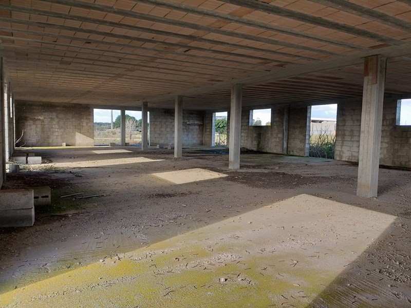 Immobile commerciale in Vendita a Poggiardo, zona sp 363, 220'000€, 744 m²