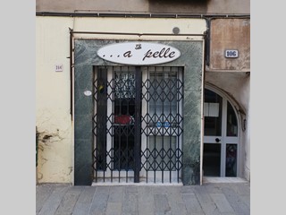 Negozio in Affitto a Savona, zona Zinola, 300€, 60 m²