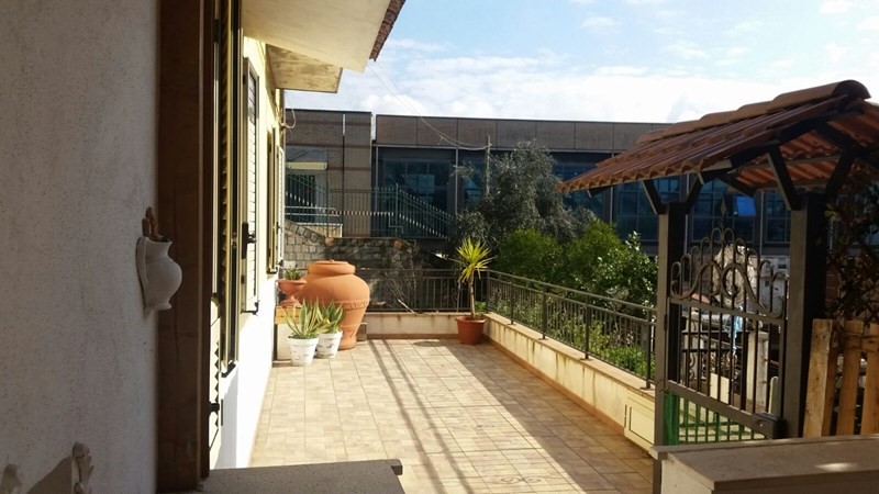 Casa Indipendente in Vendita a Cosenza, zona piazza riforma, 100'000€, 106 m²