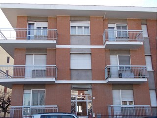 Appartamento in Vendita a Settimo Torinese, zona Via Pastrengo, 240'000€, 130 m²