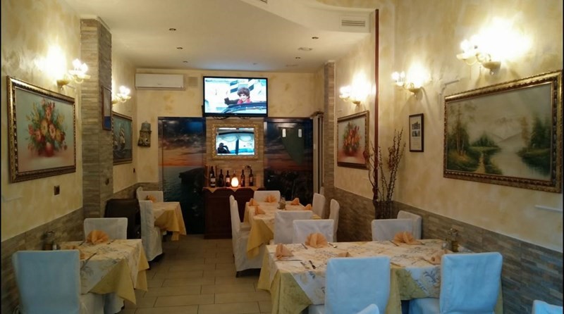 Attività commerciale in Vendita a Bolzano, zona Don Bosco, 150'000€, 150 m²