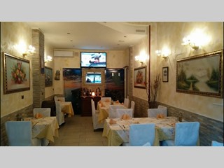 Attività commerciale in Vendita a Bolzano, zona Don Bosco, 150'000€, 150 m²