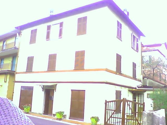 Quadrilocale in Vendita a Torriglia, zona Prato, 56'000€, 60 m², arredato