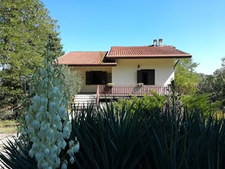 Casa Indipendente in Vendita a Arnara, zona Campo sportivo, 180'000€, 140 m², arredato, con Box