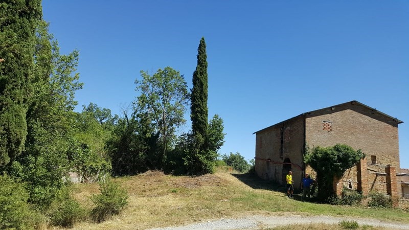 Rustico in Vendita a Chianciano Terme, 150'000€, 230 m²