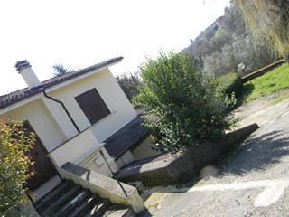 Casale in Vendita a Roma, 220'000€, 330 m²