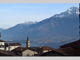 Casa Indipendente in Vendita a Vercana, zona Centrale, 180'000€