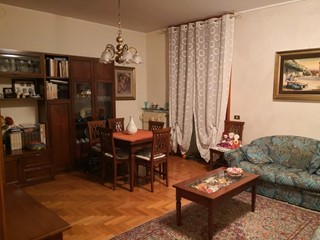 Appartamento in Vendita a Piacenza, zona via veneto, 300'000€, 130 m²