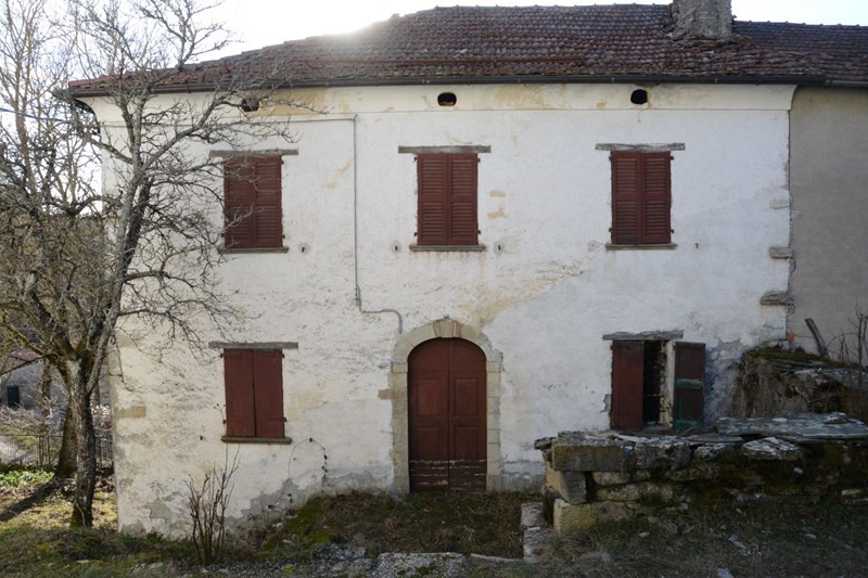 Rustico in Vendita a Bedonia, zona Nociveglia, 60'000&euro;, 218 m2 escluse area scoperta