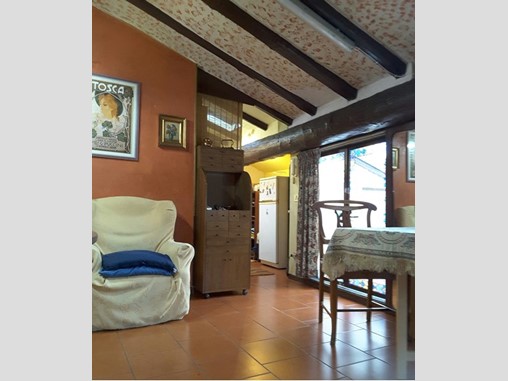 Bilocale in Vendita a Bergamo, zona Via Santa Caterina, 65'000€, 62 m², arredato