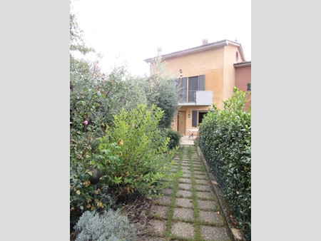 Villetta a schiera in Vendita a Rapolano Terme, zona Serre di Rapolano Terme, 260'000€, 250 m², con Box