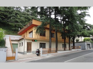 Casa Indipendente in Vendita a Cesena, zona Centro, 475'000€, 600 m²