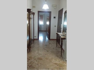 Trilocale in Vendita a Modugno, zona asl, 180'000€, 115 m²