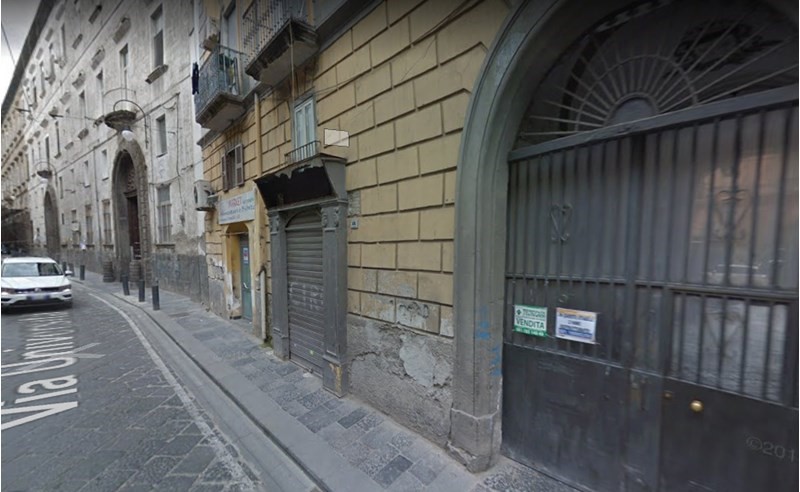 Immobile commerciale in Vendita a Portici, zona via Univerità, 58'000€, 50 m²